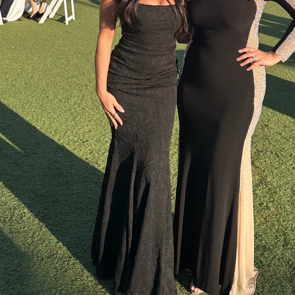 House of CB Black Sleeveless Square Neck Gown
